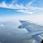 Vista desde la ventanilla de un avión